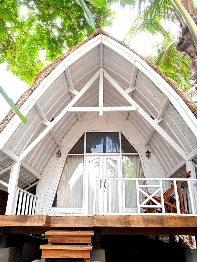 Lucky'S Hostel Gili Air Bagian luar foto